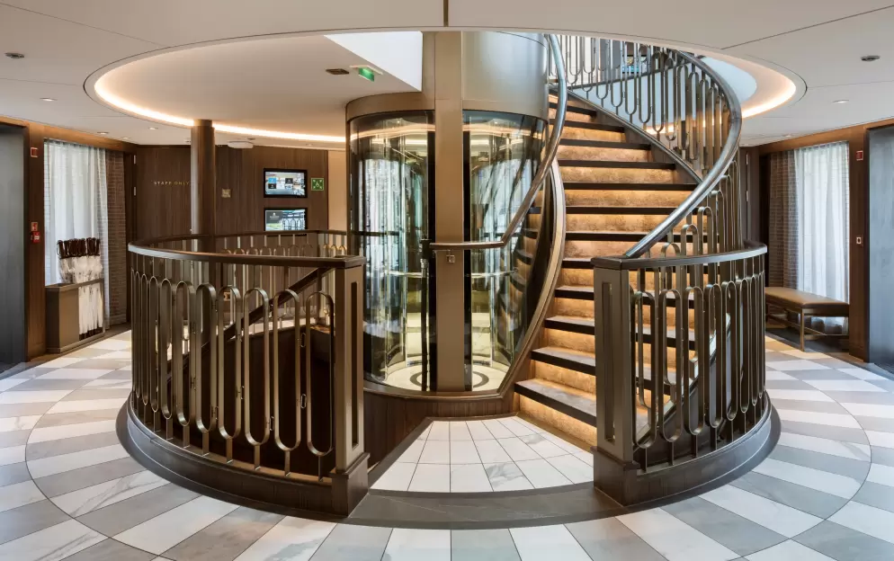 Uniworld SS Elisabeth - Lobby.jpg